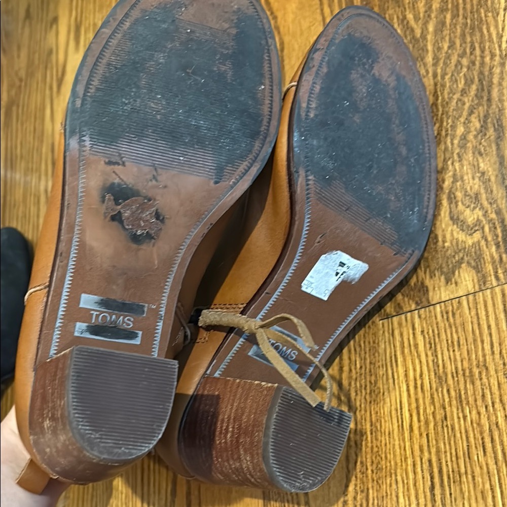 TOMS Tan Ankle Boots with Stacked Heel and Side Zipper - Picture 6 of 6